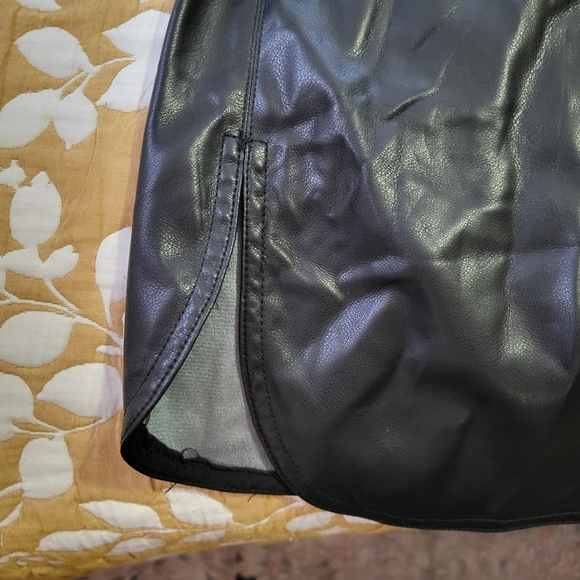 Faux leather button-up dress - Picture 4 of 7